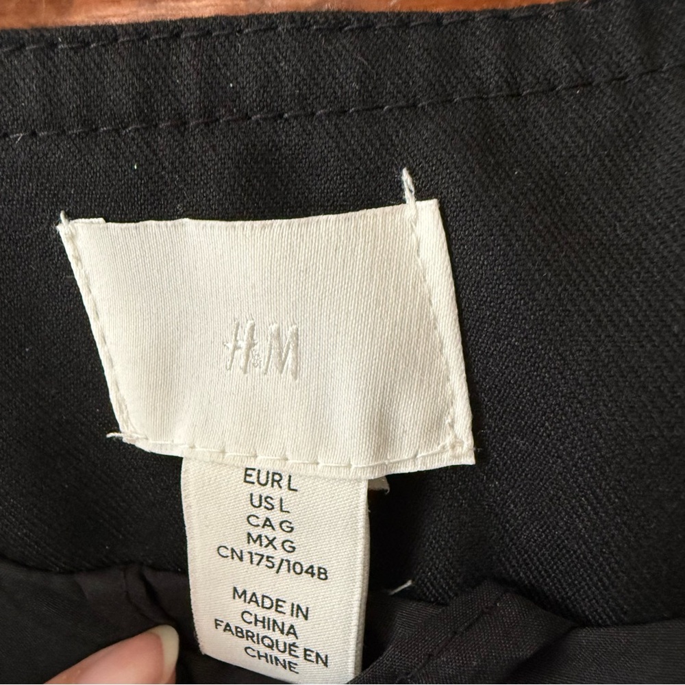 H&M Black Cropped Jacket with Gold Snap Buttons Sz L - Picture 6 of 7